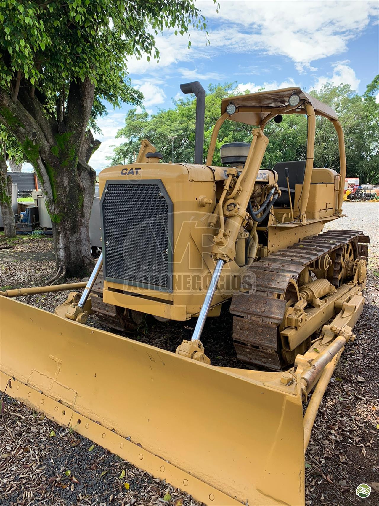 TRATOR ESTEIRA CATERPILLAR D4 VR Agronegócios ARAXA MINAS GERAIS MG